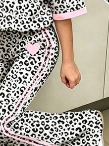 SHEIN 青少年女孩白色底紋粉色條紋淺粉色愛心短袖長褲套裝休閒可愛西式校園假期T恤喇叭褲 - 彩色 - 查看 5