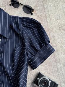 Attitoon 休闲简约复古朋克 Y2K 百搭黑白条纹立领纽扣泡泡袖修身女式衬衫，适合春夏聚会和户外活动穿着。 - 藏蓝色 - 查看 11