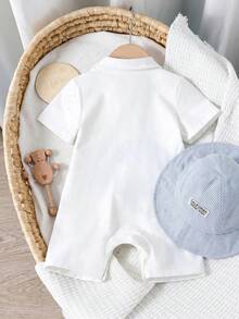 SHEIN 2pcs/Set Unisex Newborn/Baby Boy/Girl Striped Short Sleeve Romper And Sunhat Set, Spring/Summer Baby Clothes Outfit - White - View 2