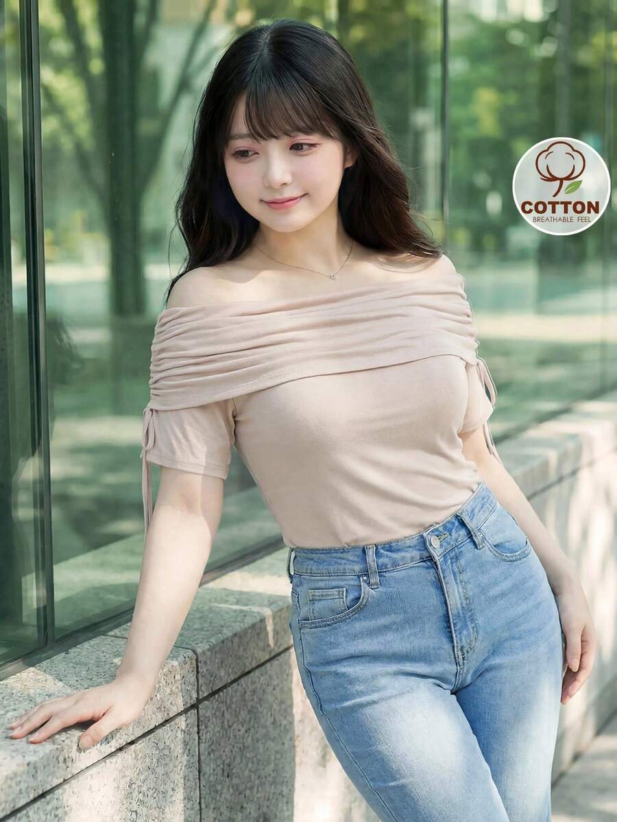 Bijouette Zanying 櫻花季末班車限量版大尺碼粉色露肩抽繩抓皺短袖T恤,修身彈性針織面料,露肩多層抓皺設計,兩側可調節抽繩繫帶,完美修飾肩線,顯臉小、修飾手臂,適合梨形與蘋果身型,無緊繃感,初夏親膚上衣,日系性感風,辣妹通勤、約會、旅行、賞花、黃金週逛店穿搭,大尺碼女款專屬顯瘦百搭甜美上衣 - 杏色 - 查看 1