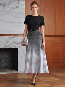 Anewsta Gradient Color Casual Daily Wear Knit Dress - Black and White - View 2
