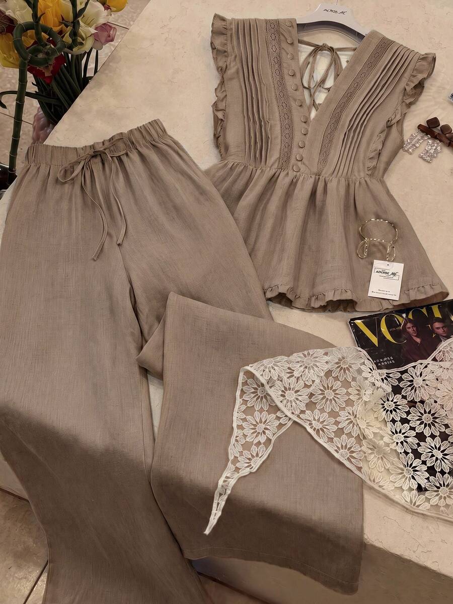 Franclia 溫柔風亞麻兩件套，夏季V領荷葉邊無袖上衣 + 高腰抽繩寬腿褲套裝 - 棕色 - 查看 1