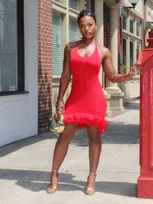 Steph T Vestido mini rojo de punto con volantes, espalda descubierta y escote halter para vacaciones - Rojo - Ver 3