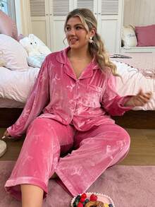 SweetSlumber طقم بيجامة نسائي مقاس كبير من القطيفة الذهبية بأكمام طويلة وبلوزة وبنطال - روز أحمر - مشاهدة 1