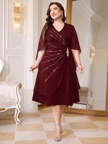 Reflora Plus Size Elegant Exquisite Rhinestone Pleated Crystal Buckle Waist Dress - Burgundy - View 6