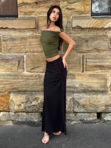 AmyJordy Blusa Versátil Feminina Preta de Cor Sólida com Design Plissado, Gola Assimétrica e Decoração Dourada, para Ir ao Trabalho e , Casual Primavera/Verão - Verde Militar - Visão 6