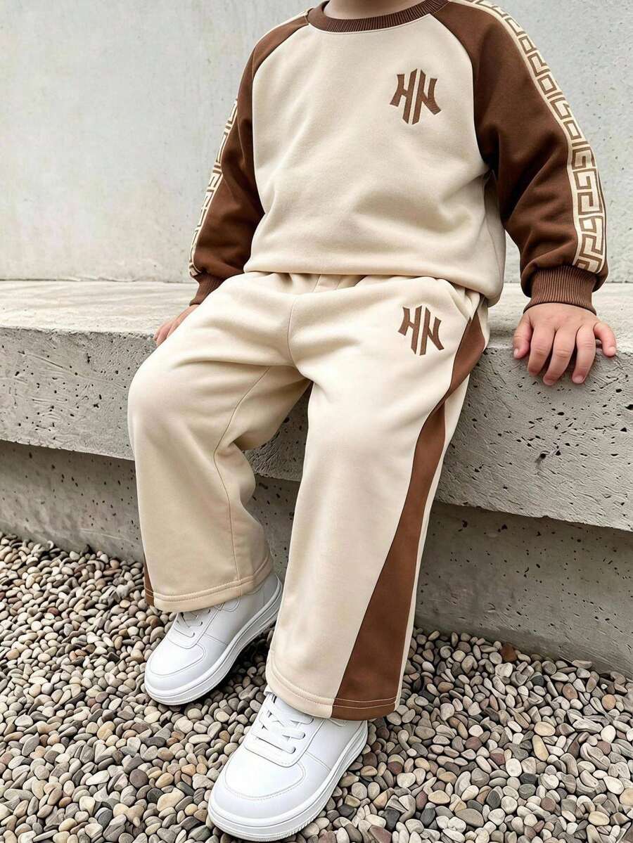 Genkimix Kids 2件組小男孩拼色條紋運動衫慢跑褲套裝,插肩袖圓領運動服,幼兒復古學院風休閒套裝,秋季穿搭套裝 - 卡其色 - 查看 1