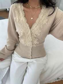 Siren Gaze 秋季新款蕾絲拼接V領收腰針織開襟外套女款 - 杏色 - 查看 8