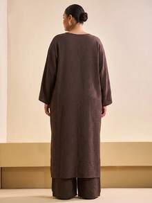 SHEIN Tall CURVE Bộ 2 món áo choàng dài màu trơn đa năng vạt bất đối xứng và quần ống rộng dáng suông có túi cho người size lớn - màu nâu - Xem 8