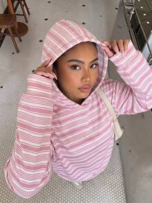 SHEIN 青少年女孩休閒街頭風粉色條紋校園日常厚款復古美式連帽運動衛衣，可愛秋季款 - 粉色 - 查看 3