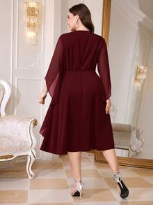 Reflora Plus Size Elegant Exquisite Rhinestone Pleated Crystal Buckle Waist Dress - Burgundy - View 2