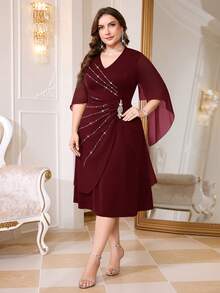 Reflora Plus Size Elegant Exquisite Rhinestone Pleated Crystal Buckle Waist Dress - Burgundy - View 8