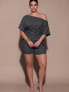 SHEIN BAE CURVE 大尺碼女款灰色不對稱肩無袖上衣迷你短褲2件套 半正式 外出 辦公室 夏季休閒 - 灰色 - 查看 9