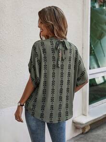 EMERY ROSE Kemeja Kasual Longgar untuk Liburan Wanita Ukuran Standar Musim Semi/Panas, Kerah Tegak, Lengan Kelelawar, Warna Polos, Motif Garis Geometris - MultiWarna - View 2