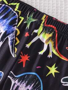 Conjunto de pijama de manga corta ajustado con estampado de dinosaurio de dibujos animados que brilla en la oscuridad para niños pequeños, patrón aleatorio - Multicolor - Ver 7