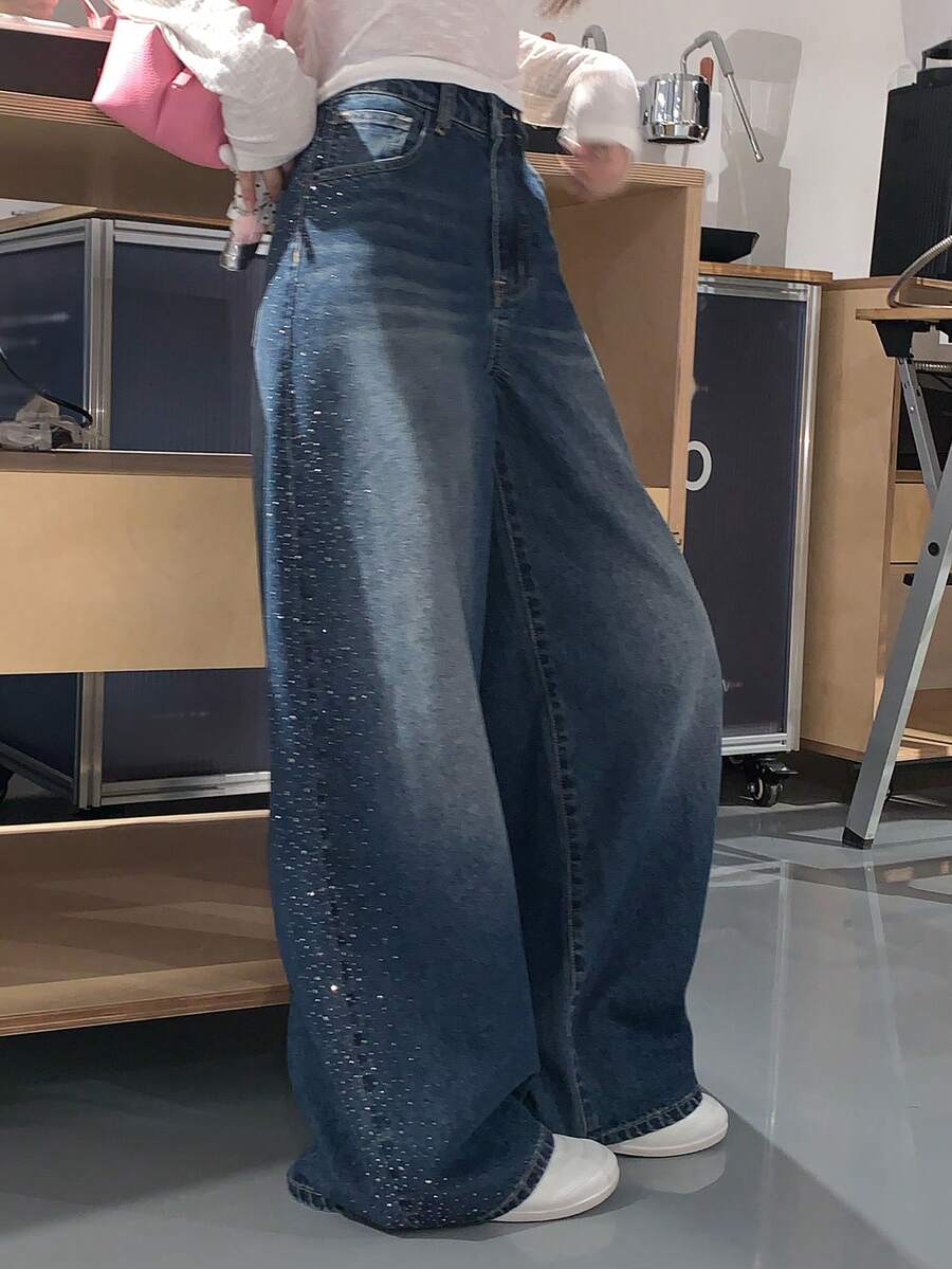 DAZY Atasan Wanita Lucu dengan Hiasan Rhinestone dan Model Jeans Longgar Kasual yang Dicuci - Biru - View 1