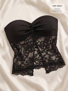 CAJUNI Top sin tirantes de encaje con diseño retorcido y abertura frontal. - Negro - Ver 3