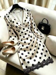 SHEIN Franclia Gaun Pendek Wanita Minimalis Motif Polkadot Leher V - Aprikot - View 3