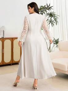 Modelyn Gaun Wanita Ukuran Plus Elegan dengan Desain Tenun Patchwork Renda, Pas Badan, dan Melangsingkan Tubuh - Aprikot - View 2