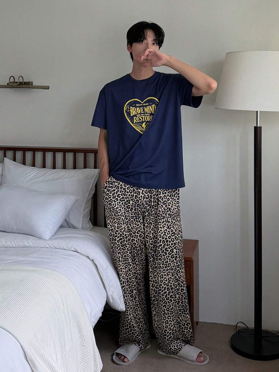 DAZY 夏季純色標籤T恤與男士居家休閒套裝 - 彩色 - 查看 1
