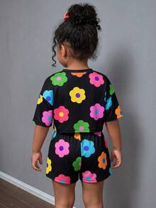 Kids Young Girl Casual Minimalist Floral Print Short Sleeve T-Shirt And Shorts 2-Piece Set Suitable For Summer - Multicolor - View 2