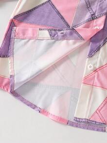 SHEIN 1件女童溫柔多巴胺休閒風襯衫，適合學校、旅行、度假，春秋穿搭，粉紫白幾何拼接馬刺繡翻領單排扣水洗牛仔長袖上衣 - 粉色 - 查看 5