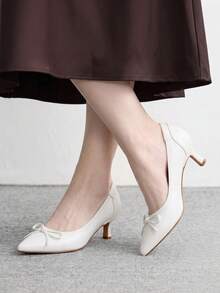 CUCCOO BIZCHIC Off-White 漆皮簡約優雅舒適通勤基本款尖頭全包中跟細高跟鞋 - 糯米白色 - 查看 4