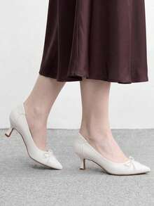 CUCCOO BIZCHIC Off-White 漆皮簡約優雅舒適通勤基本款尖頭全包中跟細高跟鞋 - 糯米白色 - 查看 6