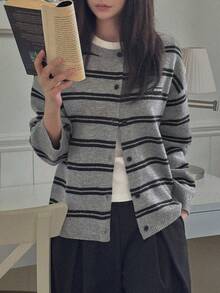 DAZY Áo cardigan len nữ dáng rộng tay dài, phối màu khối kẻ sọc, vạt mở, đính patch chữ, mỏng, phong cách thường ngày dạo phố du lịch, cho mùa xuân thu - Xám - Xem 4