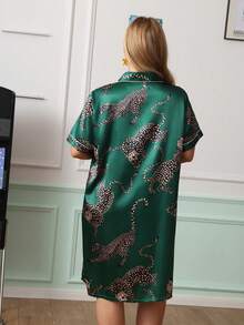 Chillnights Young Casual Colorblock Leopard Leaf Moon Print Collared Button Satin Plus Size Nightgown - Green - View 2