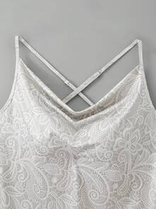 GlowEve CURVE Gaun Pendek Seksi Musim Semi/Panas Bertali Tipis untuk Wanita Ukuran Plus dengan Motif Renda Imitasi, Kerah Model Cowl, dan Tali Bahu Tipis - Putih - View 4