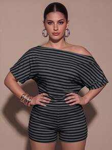 SHEIN BAE CURVE 大尺碼女款灰色不對稱肩無袖上衣迷你短褲2件套 半正式 外出 辦公室 夏季休閒 - 灰色 - 查看 3