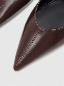 CUCCOO BIZCHIC Sepatu Wanita Cokelat, Model Ramping dengan Tali Tipis Berbentuk V di Bagian Belakang, Hak Sedang Lancip, dan Desain Mewah Ringan untuk Perjalanan Sehari-hari - Coklat - View 9