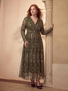 MOTF PREMIUM PLUS SIZE 2026 SPRING/SUMMER GOLD FOIL PLEATED DRESS FALL - Army Green - View 4