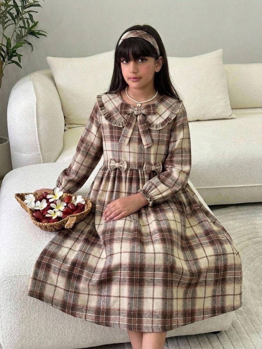 SHEIN Tween Girl Tween Girls Dresses Spring Autumn Winter Woven Plaid White Cute Peter Pan Collar Ruffle Bow Decor Patchwork Mid-Length Khaki Dress - Khaki - View 1