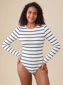 SHEIN BASICS 女款極簡百搭條紋拼色長袖圓領連身衣 - 黑與白 - 查看 6