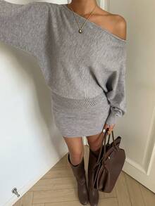 Autumina Set Atasan Rajut Lembut Off-Shoulder dan Rok Mini Bodycon Gaya Lembut Musim Gugur/Dingin - Grey - View 7