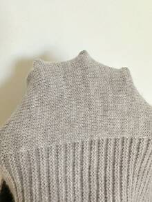 Autumina Set Atasan Rajut Lembut Off-Shoulder dan Rok Mini Bodycon Gaya Lembut Musim Gugur/Dingin - Grey - View 5