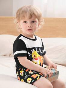 BABY SHARK X SHEIN Set 2pcs/Set Gaya Kasual Seru untuk Bayi Laki-laki, Kaos Lengan Pendek Kerah Bulat Motif Kartun Blok Warna dan Celana Pendek - Hitam - View 6