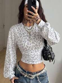 Coolane Sudadera corta de mujer con cuello redondo, manga larga, fruncida y estampado de leopardo - Gris Claro - Ver 3