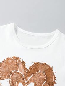 SHEIN Tween女孩Y2K甜酷風黑色圓領短袖T恤（3D淺藍色亮片蝴蝶結裝飾）+淺藍色寬腿牛仔褲（側面多個3D黑色蝴蝶結）時尚套裝，女孩休閒穿搭 - 棕色 - 查看 3