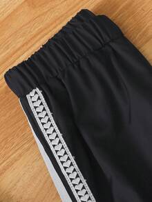 SHEIN Genkimix Kids 2件組 女孩 2025新款 春/秋季 防風布料蝴蝶結刺繡休閒時尚愛心編織帶裝飾立領拉鍊夾克與休閒長褲可愛甜美套裝 - 黑色 - 查看 7