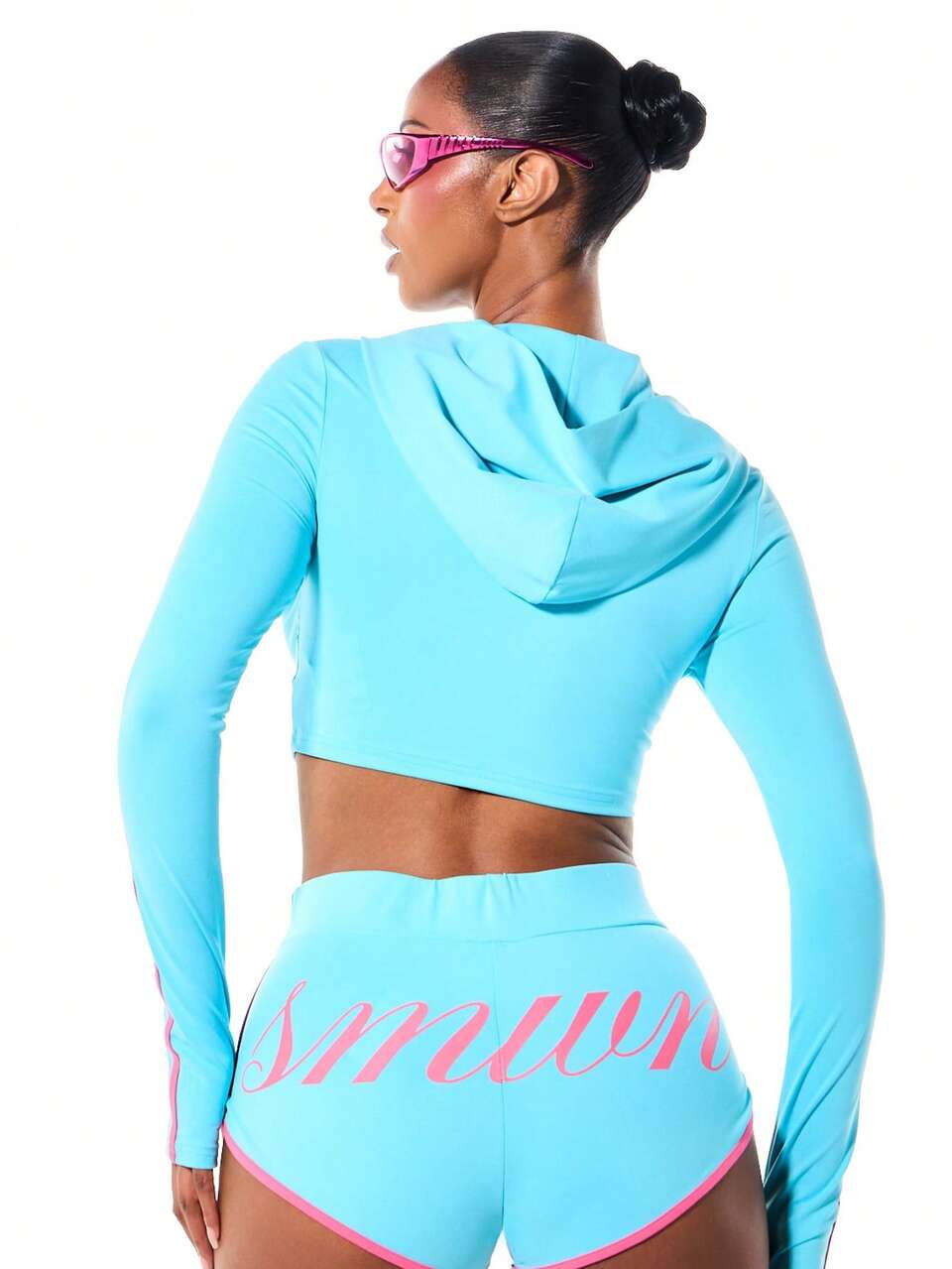 SUMWON WOMEN Moletom Cropped com Zíper, Mangas Longas, Acabamento em Rosa Contrastante e Estampa de Logotipo em Escrita, Estilo Festival de Verão