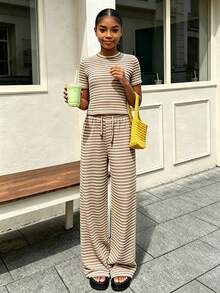 SHEIN 青少年女孩 2件組短袖T恤套裝，黃色條紋，清新舒適，度假休閒街頭時尚必備 - 棕色 - 查看 5