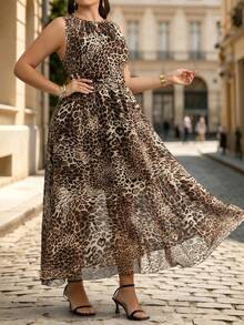 Velvienne Gaun Musim Panas Tanpa Lengan Motif Leopard Bahan Chiffon Leher Bulat, Garis Leher dengan Detail Lipatan Halus untuk Melembutkan Garis Bahu dan Memperindah Garis Leher, Kain Chiffon Ringan dan Lembut, Gaun Ukuran Besar - Coffee Brown - View 4