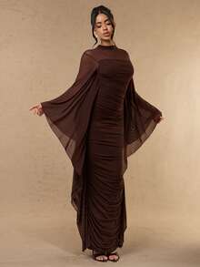 Silquee Gaun Panjang Elegan Wanita Warna Polos dengan Kerah Tegak, Lengan Mengembang, dan Lipatan, Pas Badan. - Coklat - View 5