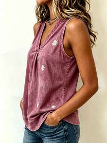 EMERY ROSE Women's Casual Vacation Daisy Print V-Neck Washed Tank Top - Redwood - View 7