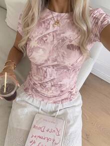 CovetEZ 女款 95% 棉淺色迷彩印花 T 恤，修身短袖休閒基礎上衣，夏季都市度假復古 Y2K 風格，軟妹/純欲風 - 彩色 - 查看 6