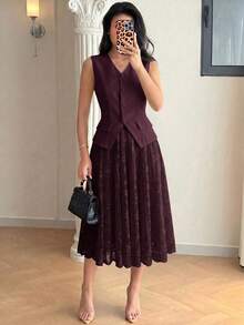 Modelyn 女款春夏黃色編織無袖V領收腰鈕扣裝飾假口袋A字優雅通勤上衣與A字蕾絲優雅浪漫裙 2件套 - 酒紅色 - 查看 6