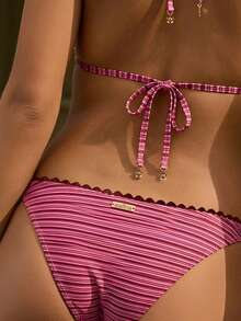 Aralina Set bikini a due pezzi con dettagli floreali rosa e bordi western, adatto per vacanze estive in spiaggia, con borsa da spiaggia inclusa - Rosa - Visualizzare 3